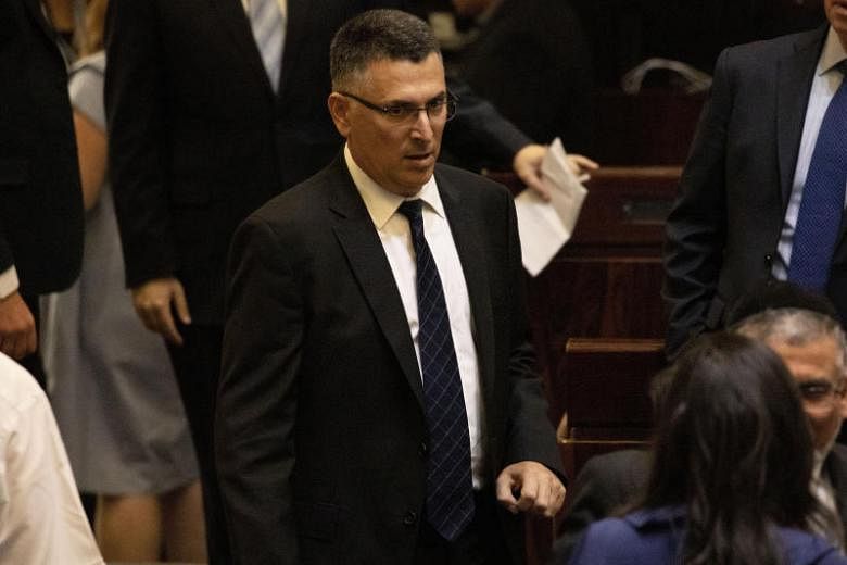 Penantang Israel Benjamin Netanyahu Gideon Saar meluncurkan tawaran kepemimpinan Likud
